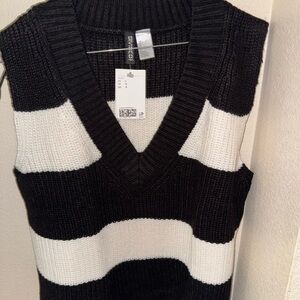 H&M black and White Knit Vest size large